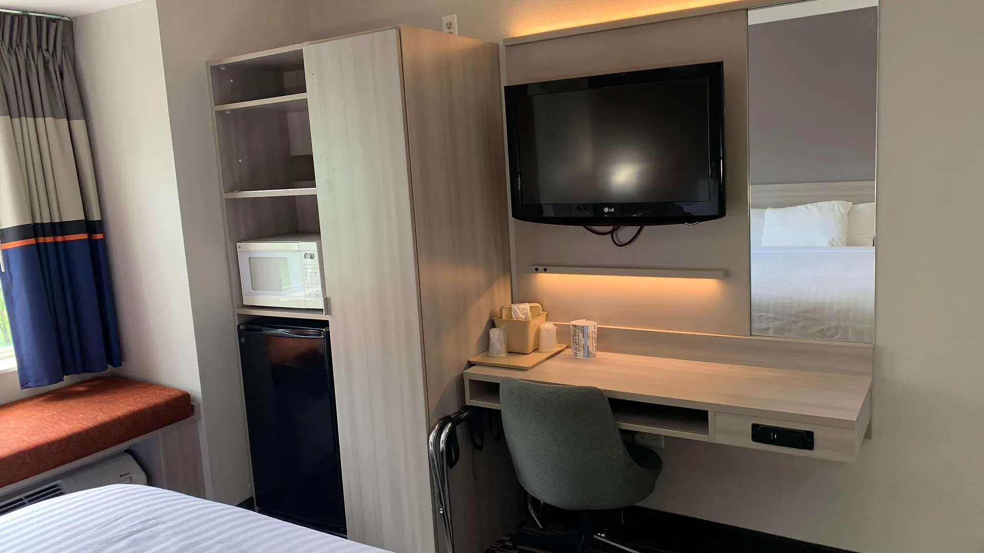 *** Hotel Microtel Inn By Wyndham Charlotte Airport USA