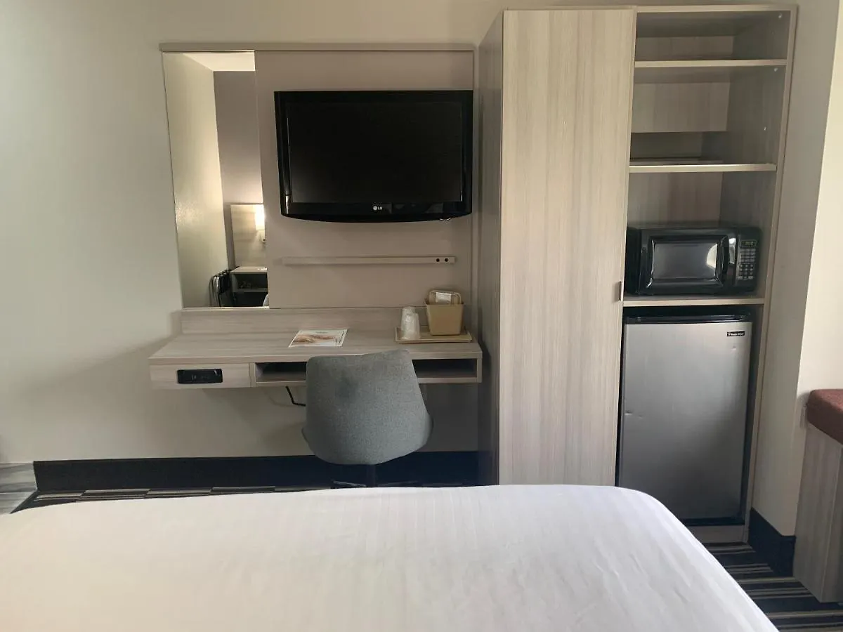 Microtel Inn By Wyndham Charlotte Airport Hotel